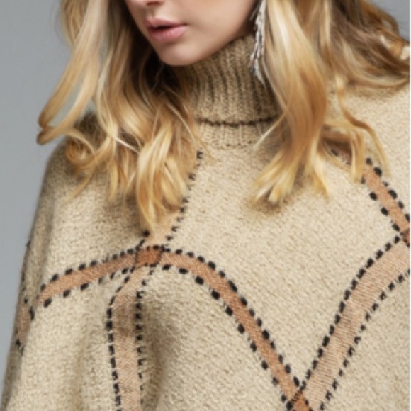 Poncho Turtleneck Windowpane Print - Picture 10 of 14